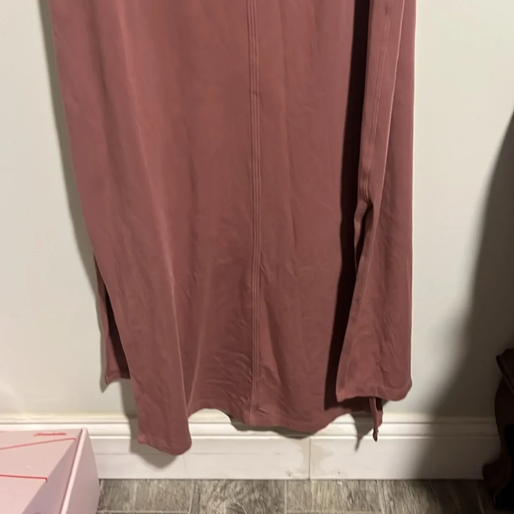 Sleeveless Mauve lululemon dress - Picture 5 of 6